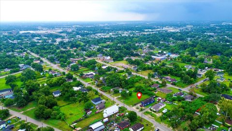 Photo of 859 W Rittenhouse Road, Houston, TX 77091 (MLS # 39028052)