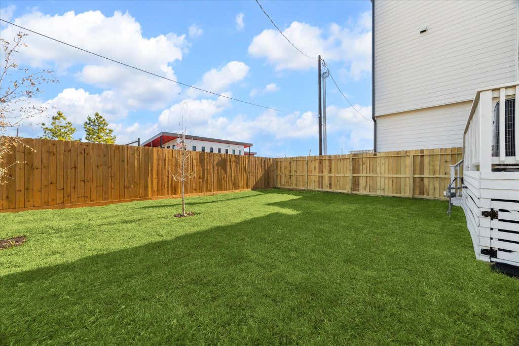 Photo of 5628 Camino Encantado Drive, Houston, TX 77091 (MLS # 70566602)