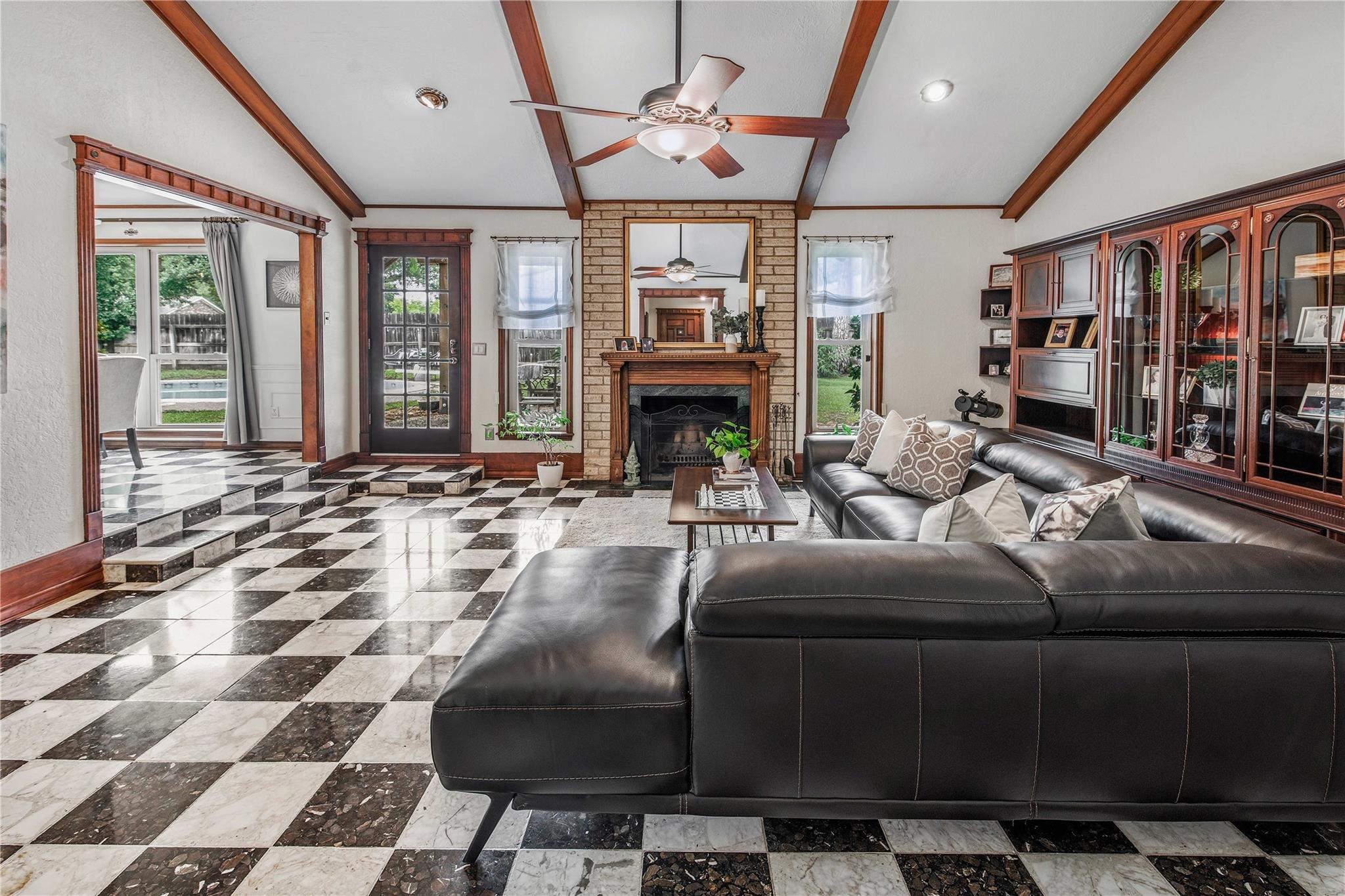 2401 Briar Oaks Drive