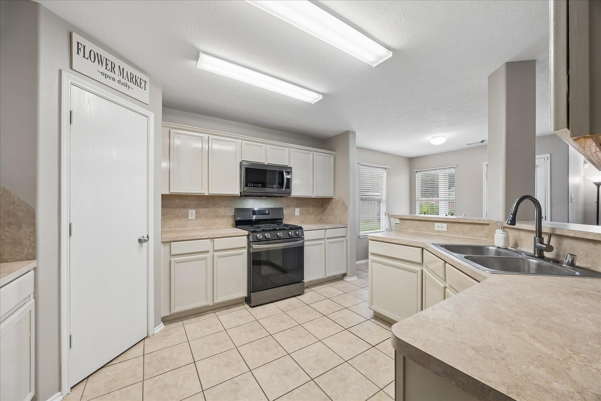 2914 Meridian Bay Lane