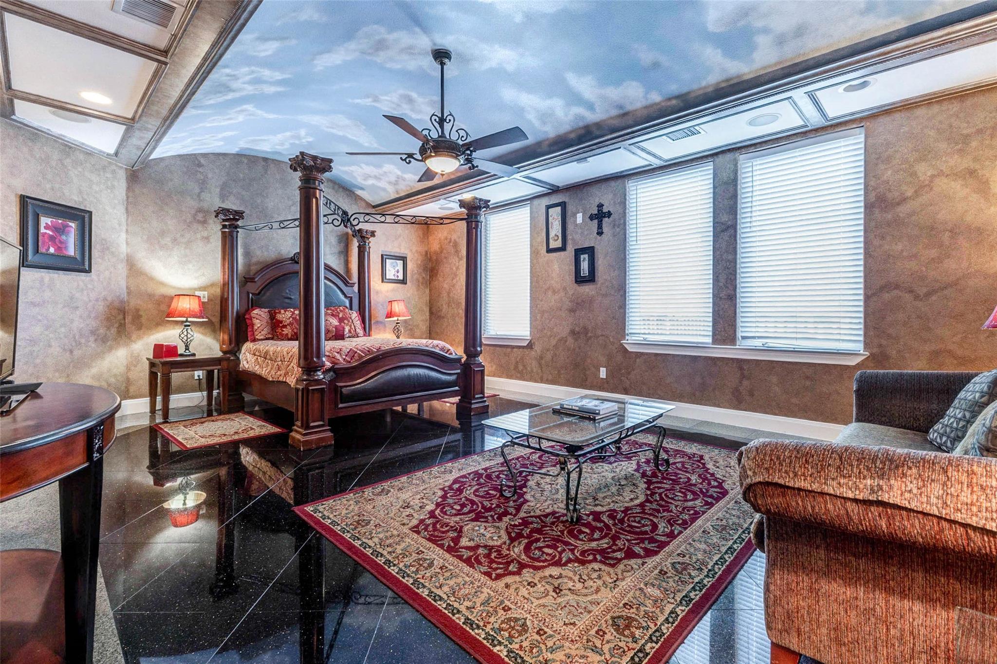 2732 Broadway Street