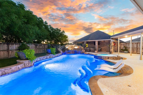 5835 CASPIAN FALLS LN, FULSHEAR, TX 77441 - Image 2b6813f41de9afda7014b0a4e5f5b78a/230325452