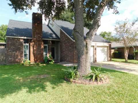 Photo of 10007 Sagecanyon Drive, Houston, TX 77089 (MLS # 68744422) Photo of 10007 Sagecanyon Drive, Houston, TX 77089 (MLS # 68744422)