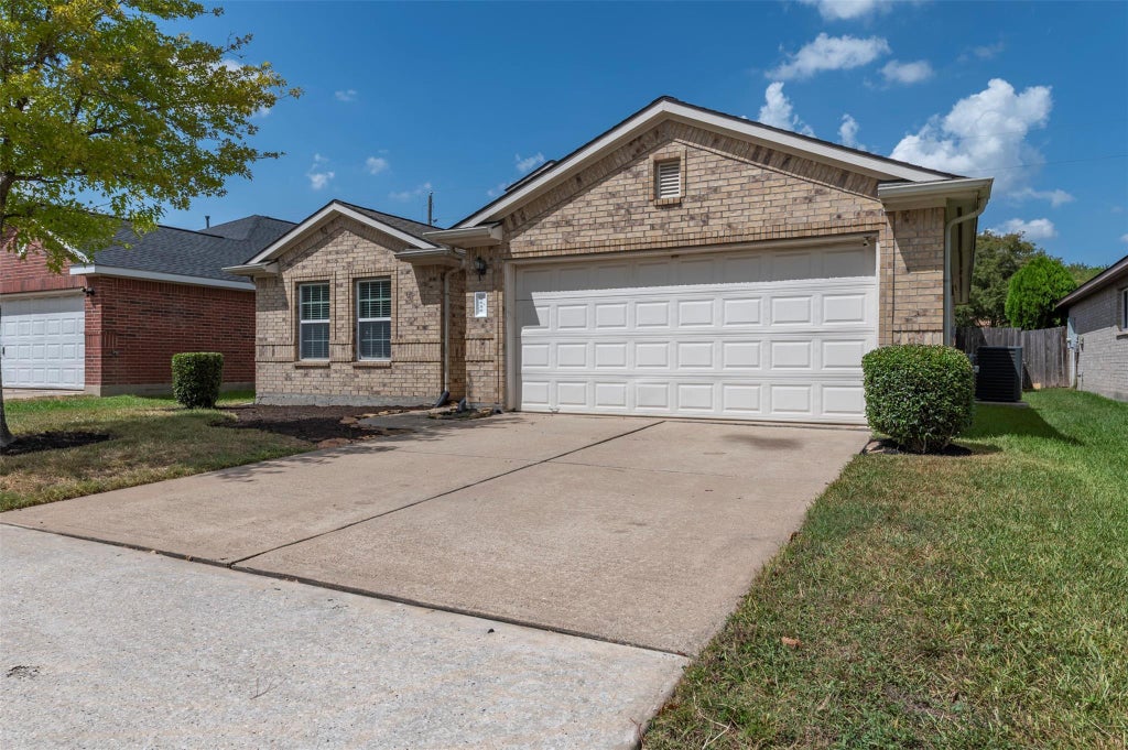 Photo of 6530 Jasmine Arbor Lane, Houston, TX 77088 (MLS # 19769612)