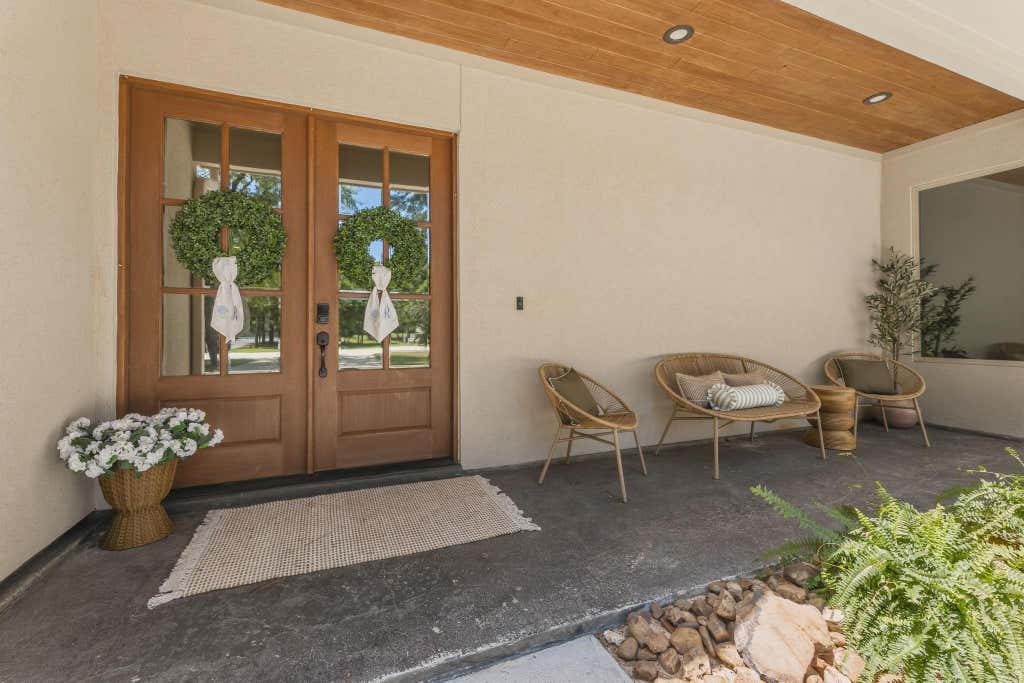 Photo of 25127 E Tara Plantation Drive E, Tomball, TX 77375 (MLS # 55690486)