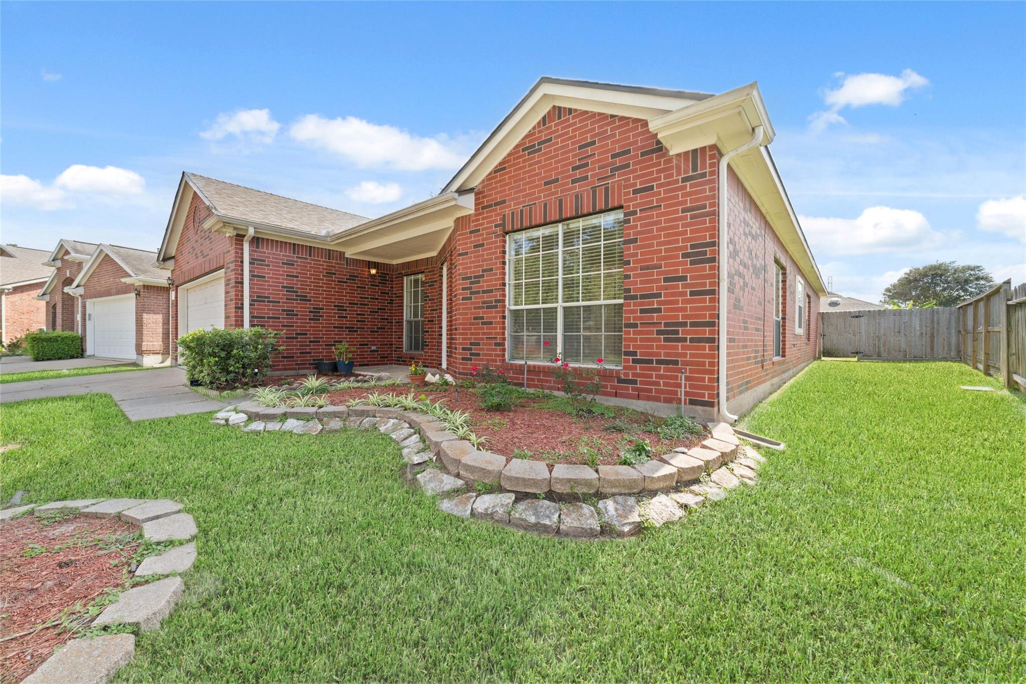 10011 Redoak Pass Lane