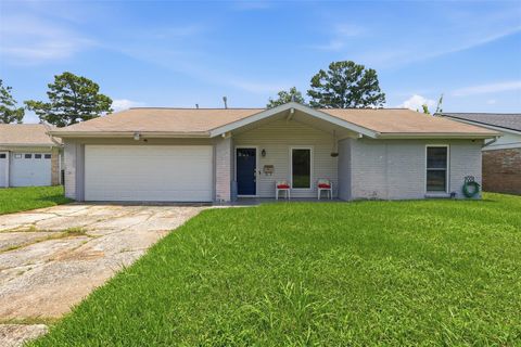 Photo of 10130 Woodwick Street, Houston, TX 77016 (MLS # 31414939)