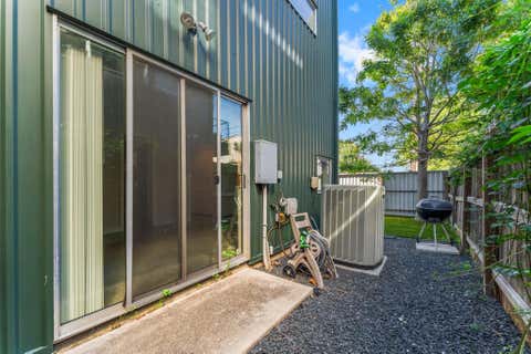 Tiny photo for 3012 Commerce Street, Houston, TX 77003 (MLS # 28445050)