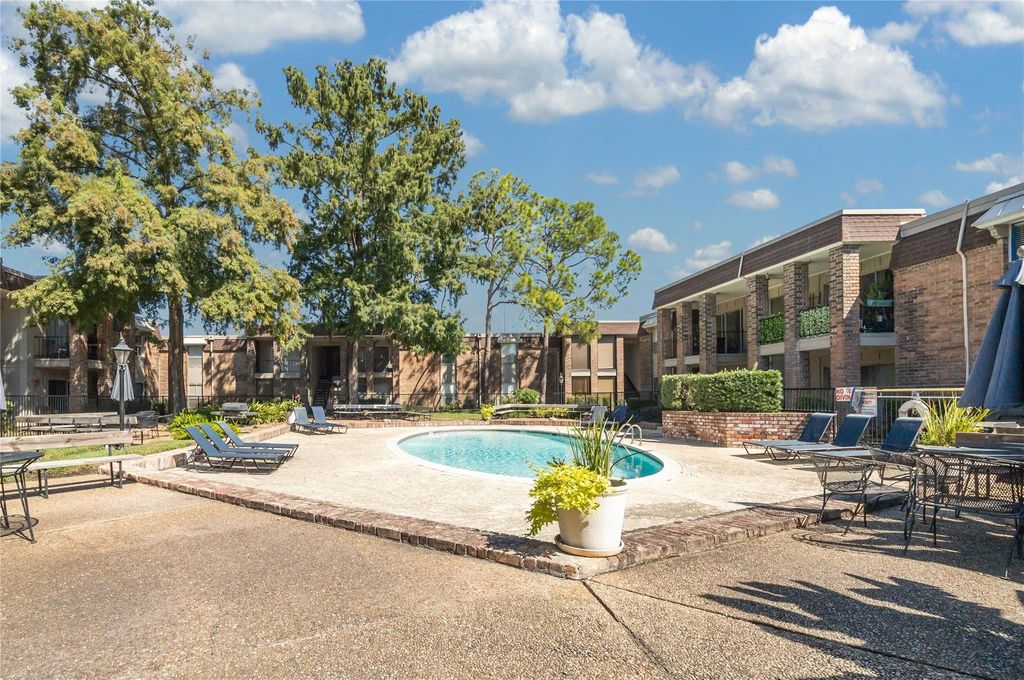 Photo of 7555 Katy Freeway #50, Houston, TX 77024 (MLS # 52203164)