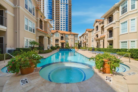 Photo of 3231 Allen Parkway #1206, Houston, TX 77019 (MLS # 65374268)