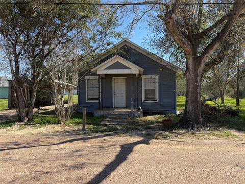 Homes For Sale - 712 N Mccarty Avenue<br/> Eagle Lake, TX 77434