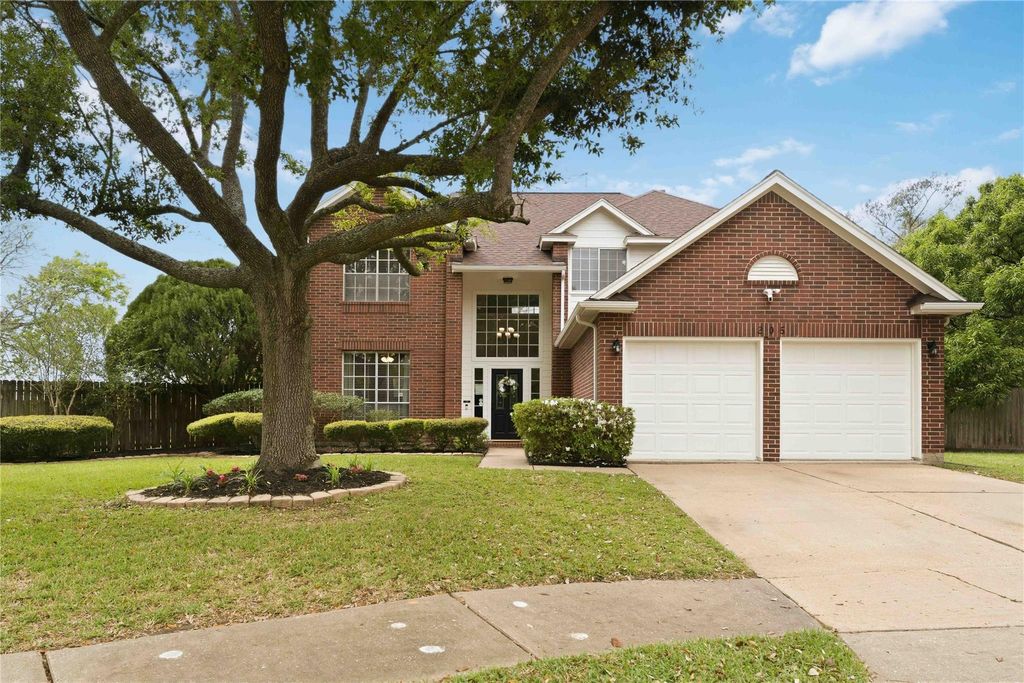 Photo of 205 Oak Creek Circle, League City, TX 77573 (MLS # 49505941)