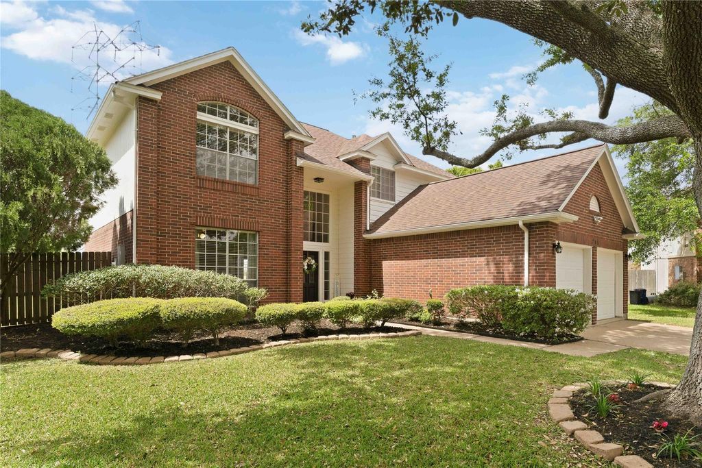 Photo of 205 Oak Creek Circle, League City, TX 77573 (MLS # 49505941)