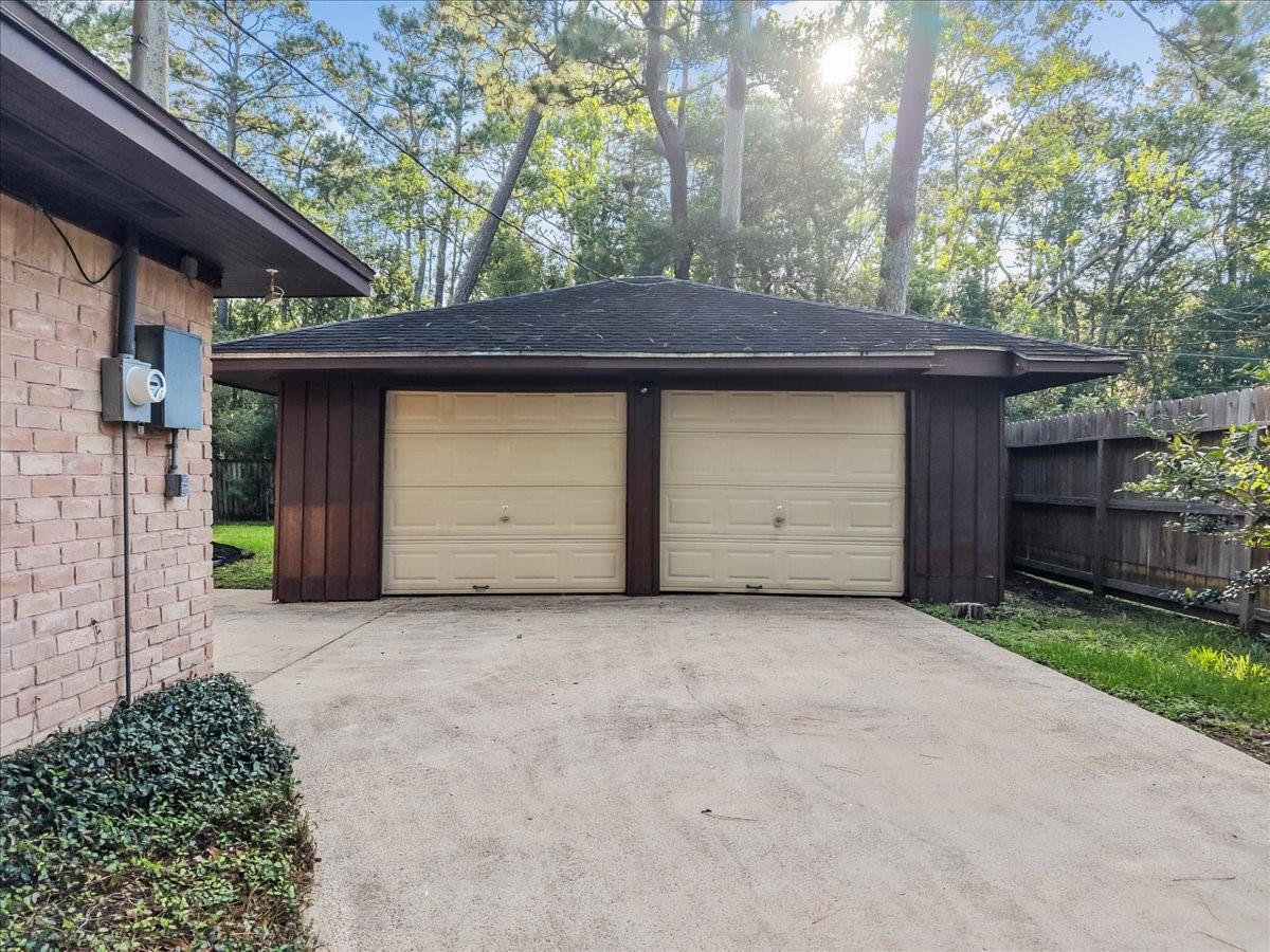 5207 Longshadow Drive