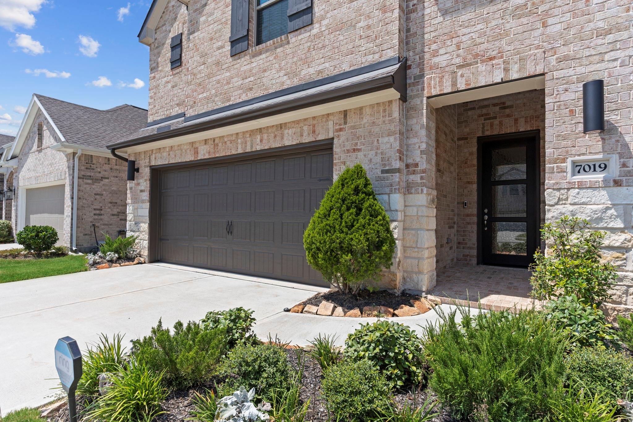 7019 Winterberry Glen Lane