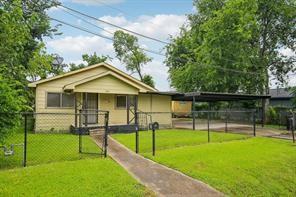 Apartment For Sale - 421 Clearwater Street<br/> Houston, TX 77029