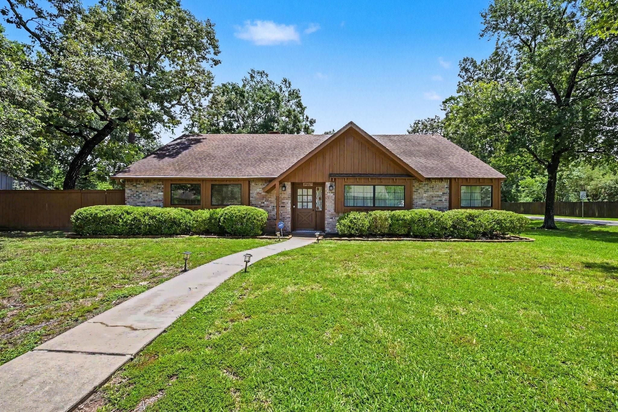 26222 Oakhurst Drive