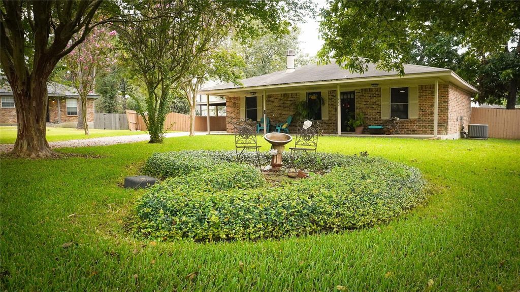 Photo of 222 Cool Cove, Montgomery, TX 77356 (MLS # 48137784)