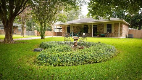 Photo of 222 Cool Cove, Montgomery, TX 77356 (MLS # 48137784)