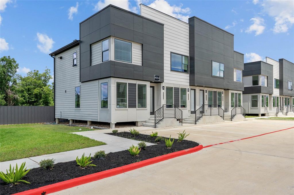 Photo of 3522 Mansfield Building B Street #B, Houston, TX 77091 (MLS # 52679995)