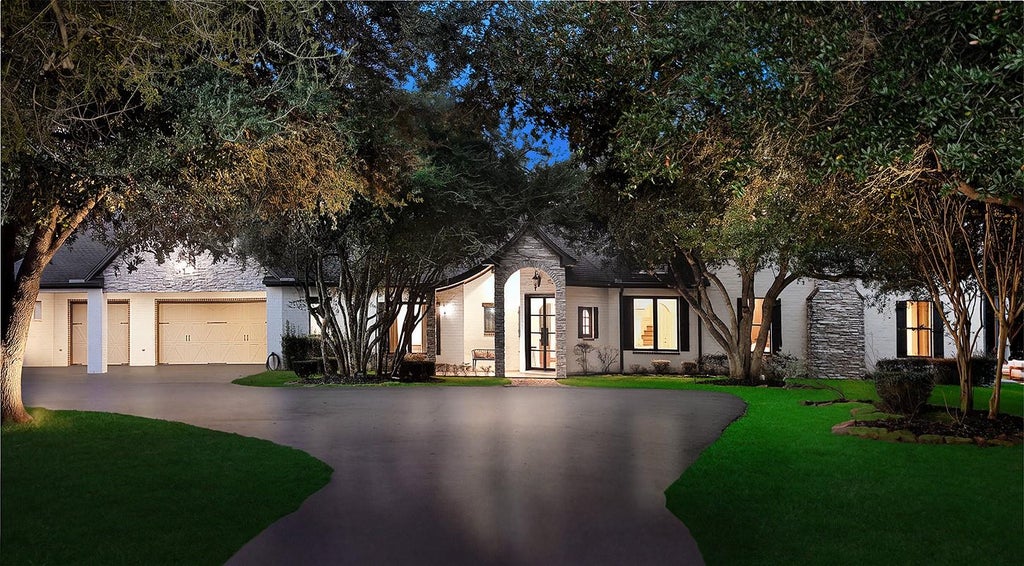 Photo of 10989 Spell Road, Tomball, TX 77375 (MLS # 21280893)