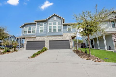 Photo of 207 Club Crest Lane, Houston, TX 77009 (MLS # 79628577)