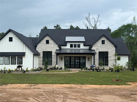 Photo of 25080 Sequin Trail, Montgomery, TX 77316 (MLS # 16325062)