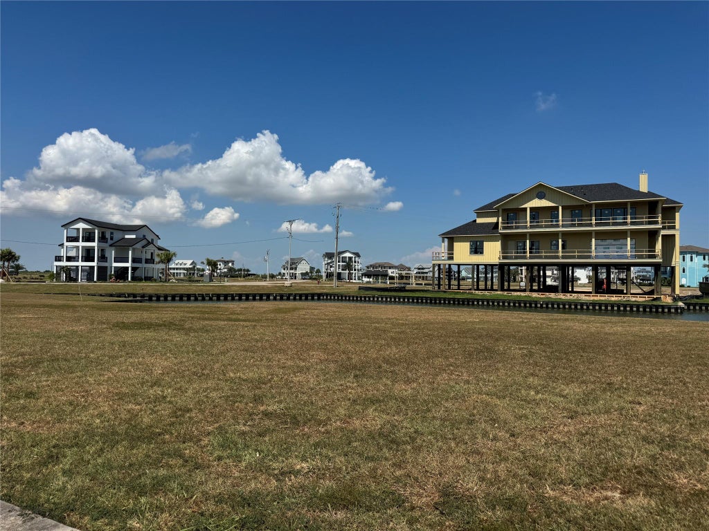 Photo of 1 Summerland, Hitchcock, TX 77563 (MLS # 18182578)