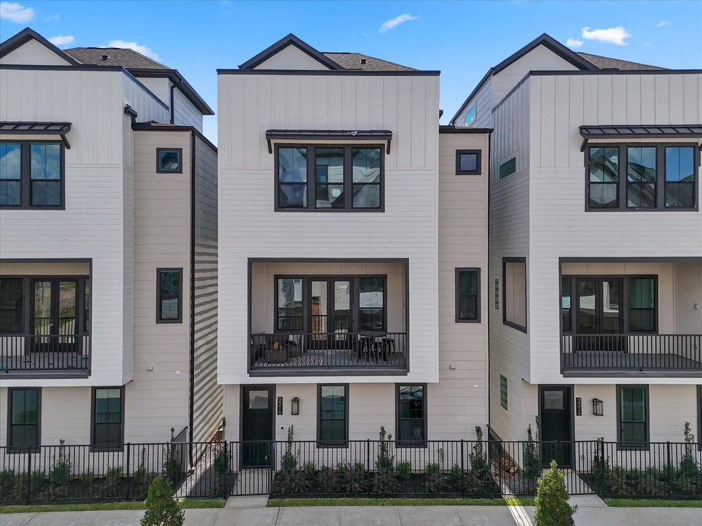 Photo of 2220 Dennis Street, Houston, TX 77004 (MLS # 67803861)