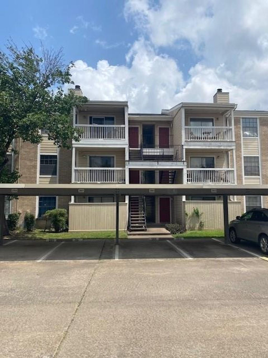Photo of 2750 Holly Hall Street #1604, Houston, TX 77054 (MLS # 83776707)