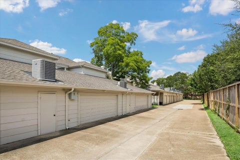Tiny photo for 727 Bunker Hill Road #92, Houston, TX 77024 (MLS # 5989378)