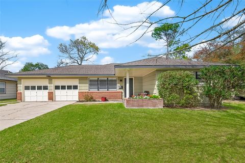 Photo of 4746 Kinglet Street, Houston, TX 77035 (MLS # 75036177)