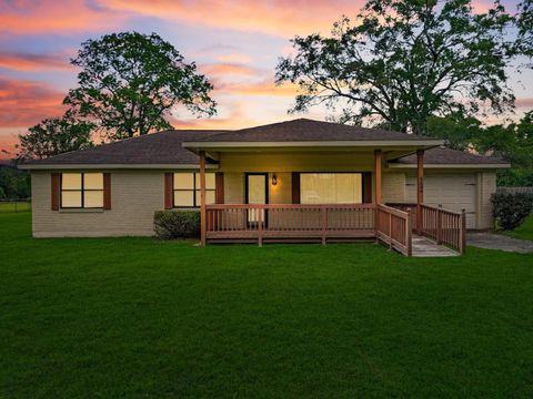 Photo of 9344 Us Highway 69 Highway S, Warren, TX 77664 (MLS # 29703942)