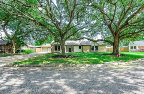 Photo of 1908 Maxwell Circle, Alvin, TX 77511 (MLS # 15014618)