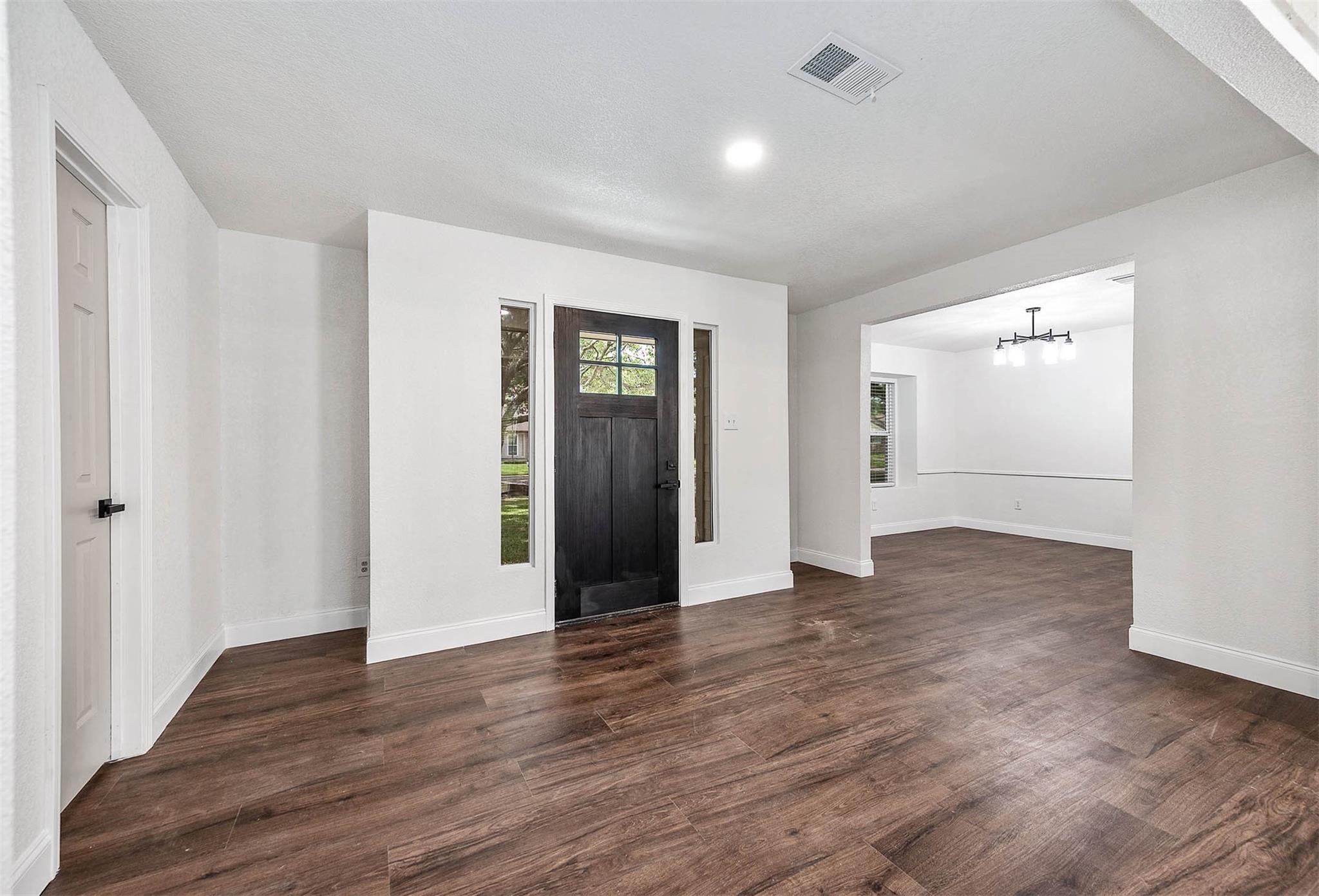 1908 Maxwell Circle