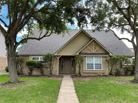 Photo of 2914 Arrowhead Dr Drive, Sugar Land, TX 77479 (MLS # 7996938)