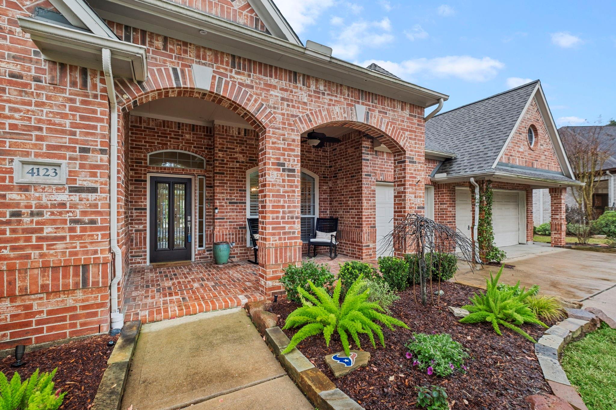 4123 Luong Field Court