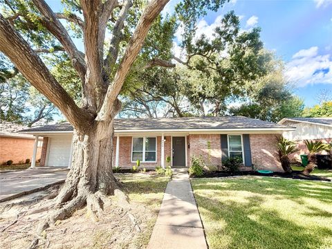 Photo of 5470 Ariel Street, Houston, TX 77096 (MLS # 88929238)