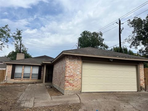 Photo of 9502 Triola Ln Ln, Houston, TX 77036 (MLS # 42296026)