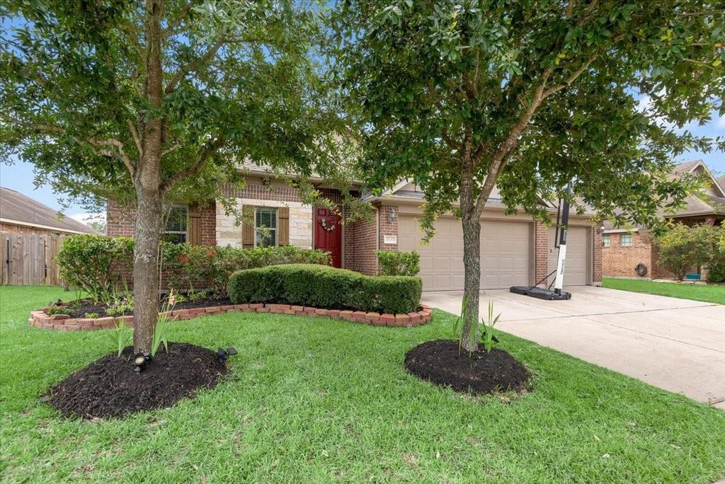 Photo of 11619 Beckton Cypress Drive, Tomball, TX 77377 (MLS # 56453325)