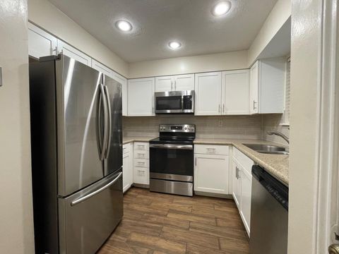 Photo of 3740 Thistlemont Drive, Houston, TX 77042 (MLS # 97976530)