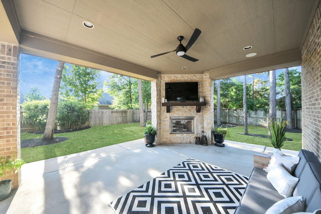 Photo of 17402 Cathedral Pines Drive, Humble, TX 77346 (MLS # 11591302)