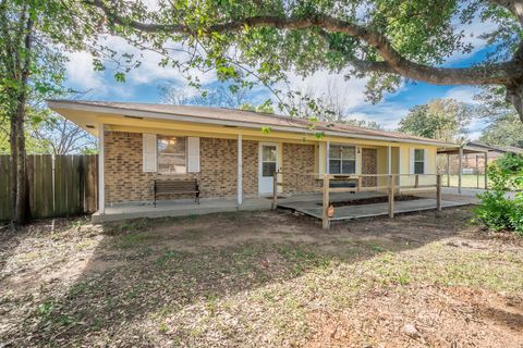Photo of 203 Longstreet Road, Willis, TX 77378 (MLS # 83570854)