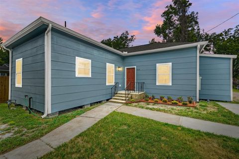 Photo of 7415 Dyer Street, Houston, TX 77088 (MLS # 88338790)