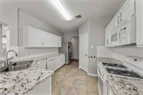 Photo of 6354 Wilshire Ridge, Houston, TX 77040 (MLS # 21567913)