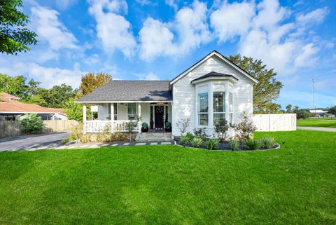 Photo of 308 S Masonic Street, Bellville, TX 77418 (MLS # 71209406)