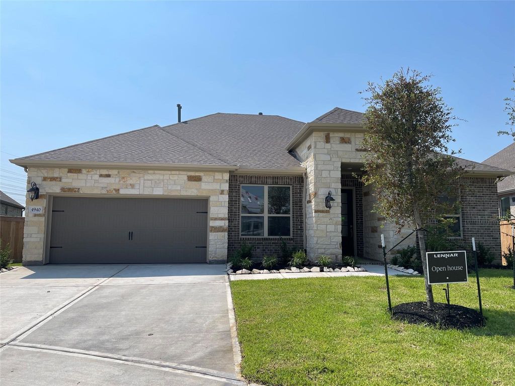 Photo of 31006 Vintage Creek Lane, Fulshear, TX 77441 (MLS # 39292066)
