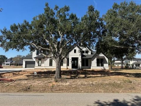 Photo of 8533 Bois D'arc Lane, Fulshear, TX 77441 (MLS # 43032580)