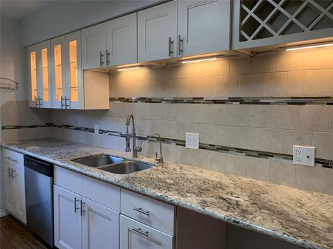 Tiny photo for 13140 Trail Hollow Drive #3140, Houston, TX 77079 (MLS # 17598925)