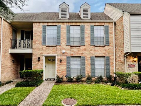 Photo of 13140 Trail Hollow Drive #3140, Houston, TX 77079 (MLS # 17598925)